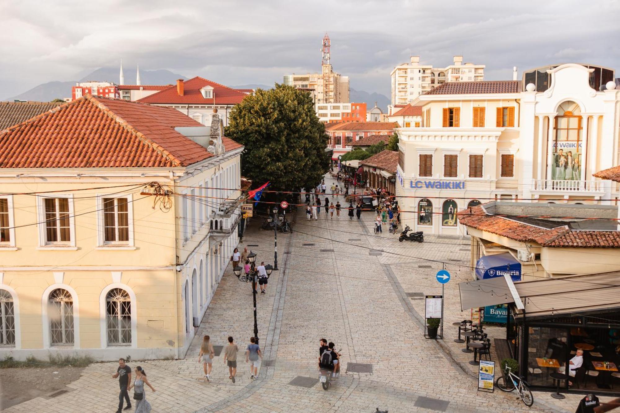 Downtown Hotel Shkodër Buitenkant foto