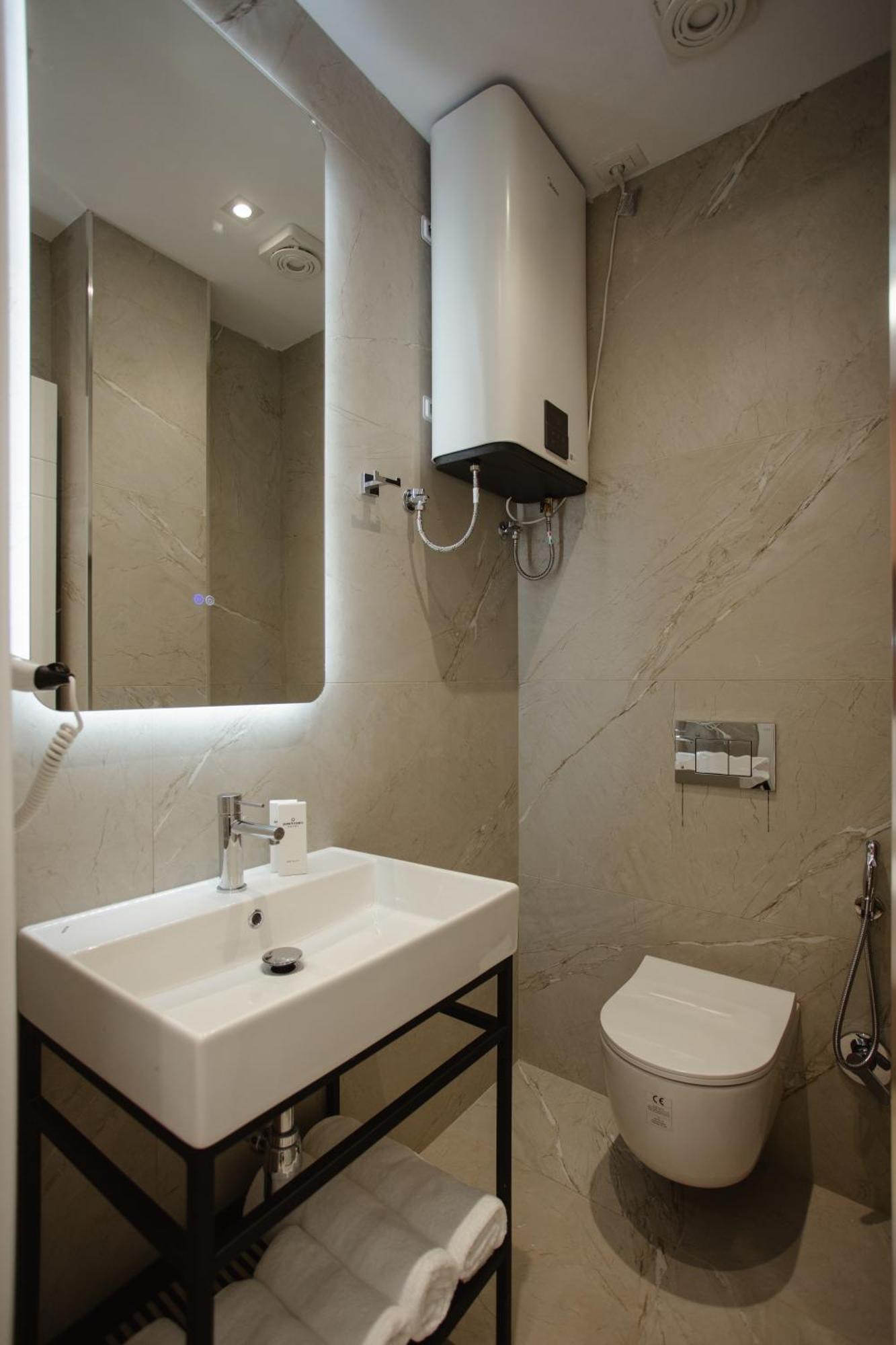 Downtown Hotel Shkodër Buitenkant foto