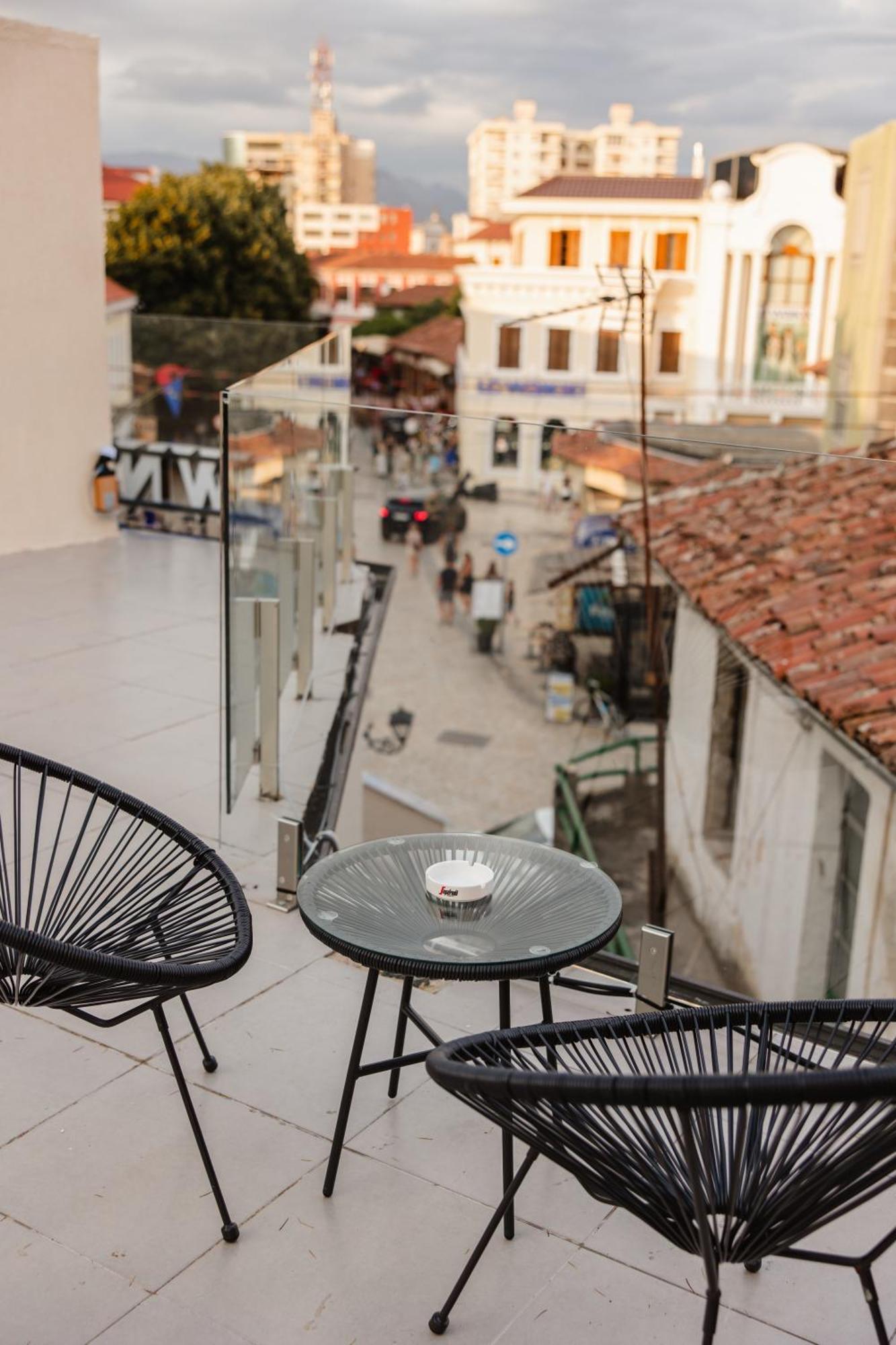 Downtown Hotel Shkodër Buitenkant foto