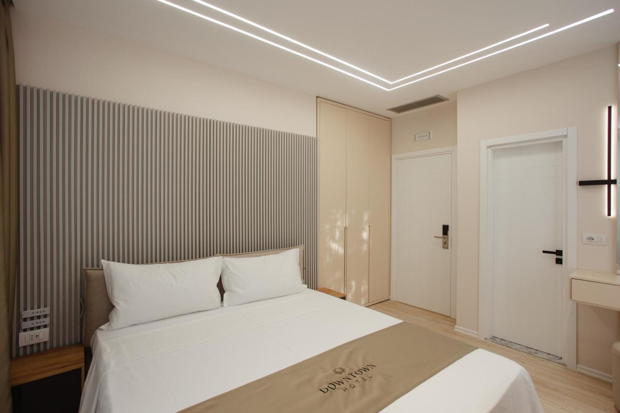 Downtown Hotel Shkodër Buitenkant foto