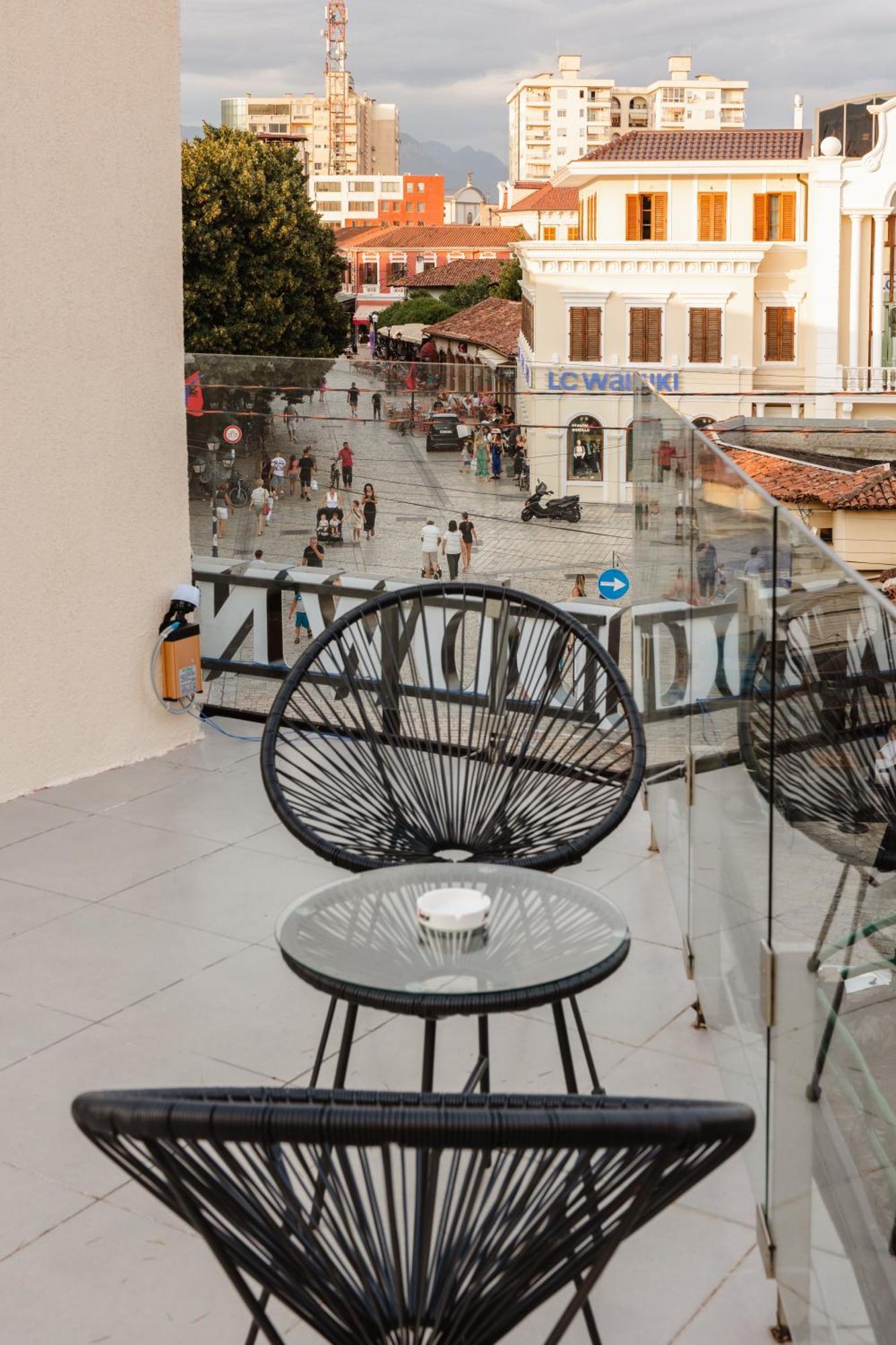 Downtown Hotel Shkodër Buitenkant foto